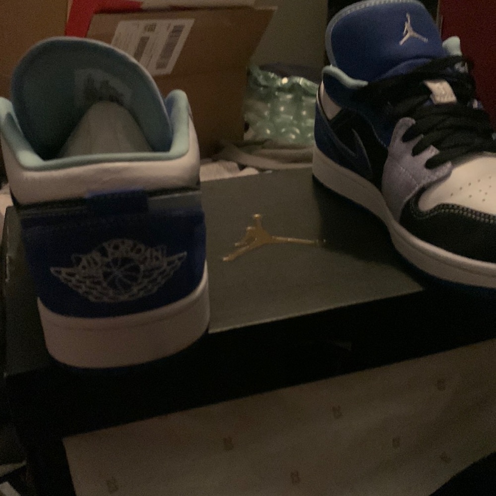 Air Jordan 1 low sport blue/black white , worn once, very clean